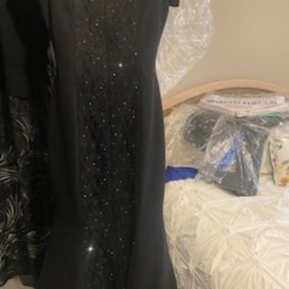 Ideas by Barbara gown - Picture 5 of 8